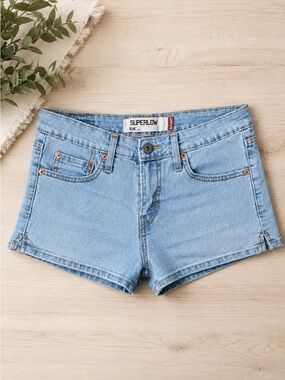 Levi’s 518 Superlow Light Wash Denim Shorts Size 9 Low Rise Stretch